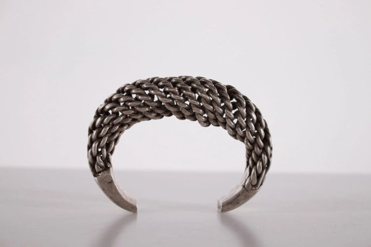 Bracciale Torque Akha, Popolo delle colline, Triangolo d'oro