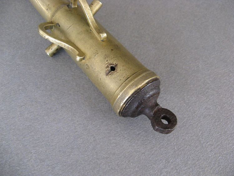 Kleine Bronzekanone aus dem 18. Jahrhundert.