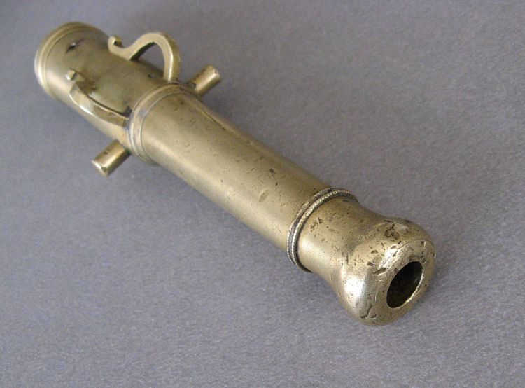 Kleine Bronzekanone aus dem 18. Jahrhundert.