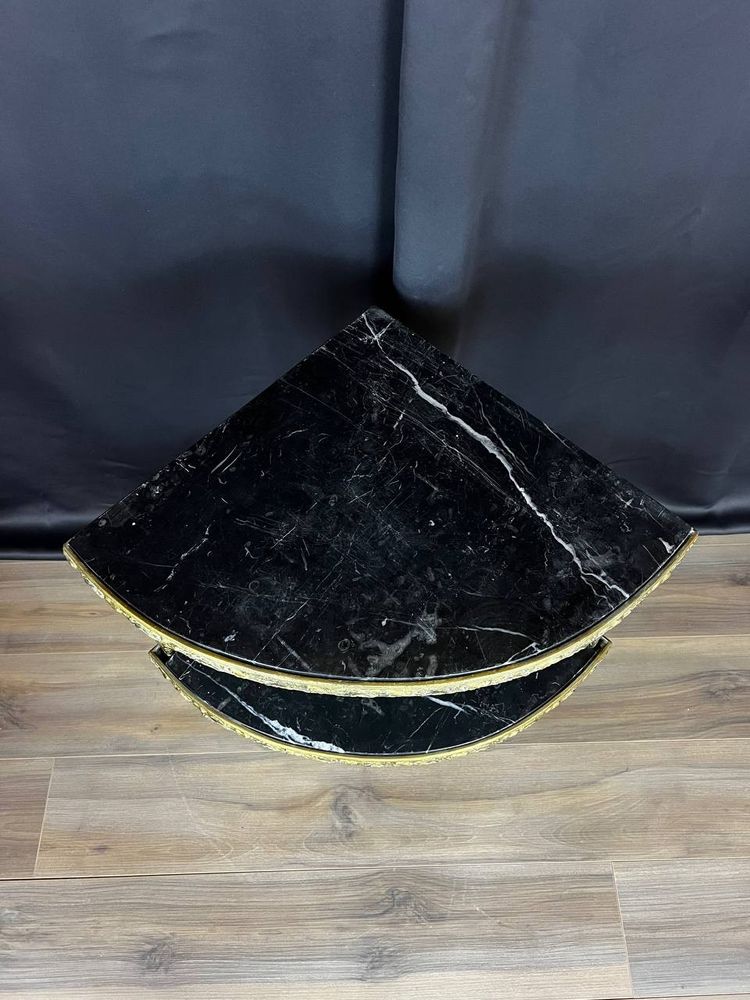 Tavolo d'angolo in marmo nero e struttura in bronzo