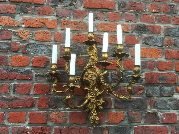 Grande applique in bronzo in stile Luigi XV a 7 luci, 1950 circa