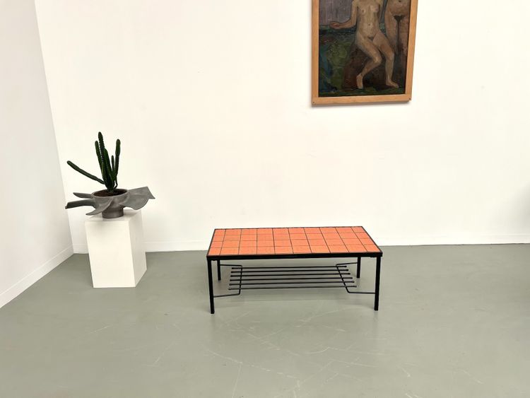 Modernistischer Couchtisch aus den 70er Jahren
