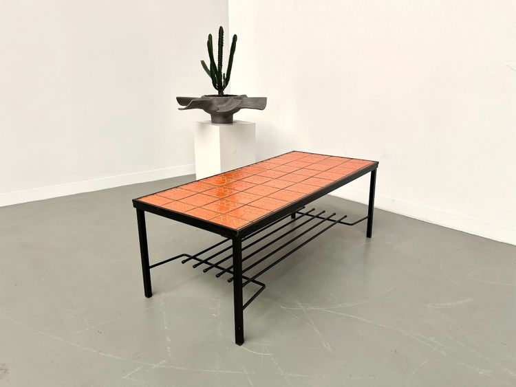 Modernistischer Couchtisch aus den 70er Jahren