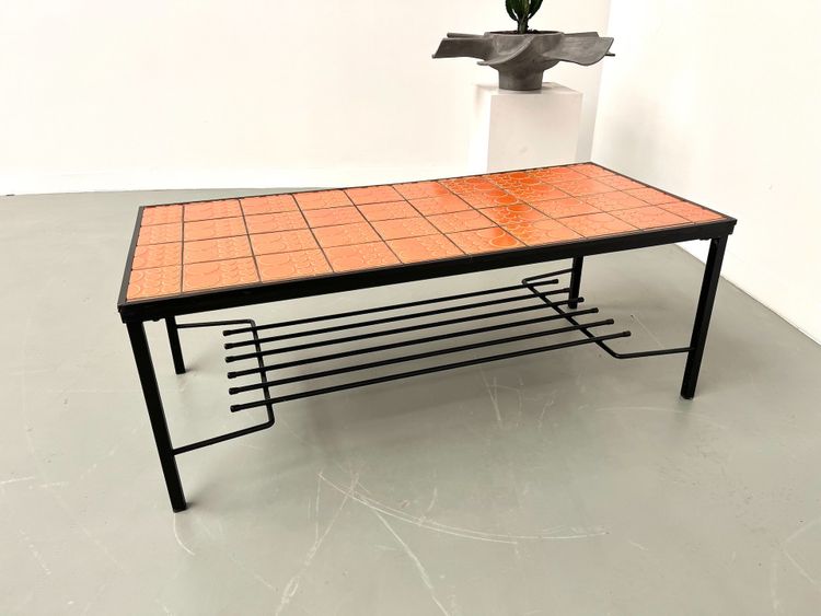 Modernistischer Couchtisch aus den 70er Jahren