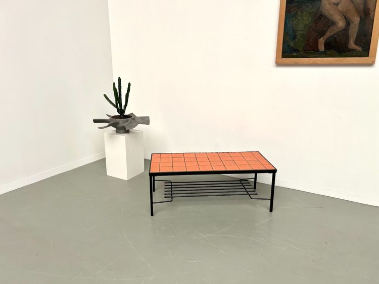 Modernistischer Couchtisch aus den 70er Jahren