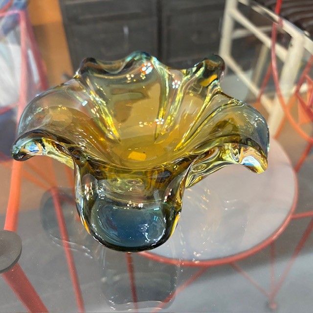 Gelber Tafelaufsatz aus Muranoglas, getaucht 1970er Jahre. Durchmesser cm 20