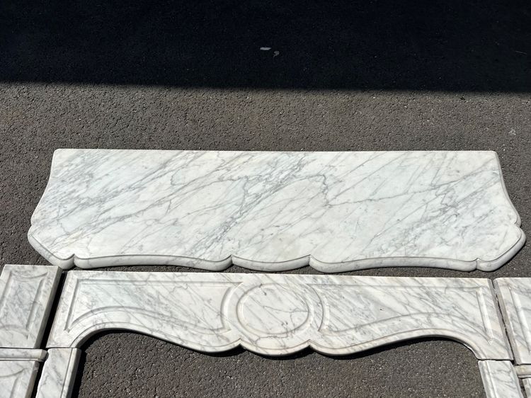 Kamin im Stil von Louis XV aus weißem Marmor