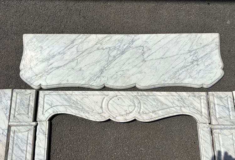 Kamin im Stil von Louis XV aus weißem Marmor