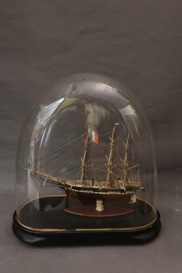 MAQUETTE DE BATEAU EN OS