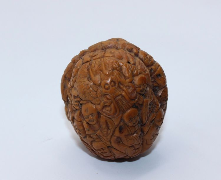 Noix Sculptée De Sage Et Dragon , Chine Fin XIX