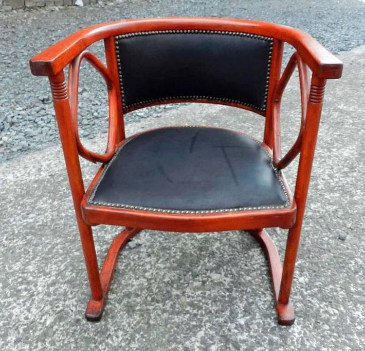 Josef Hoffmann, Fauteuil En Hêtre Courbé Vers 1900 ,recouvert Posterieusement De Cuir