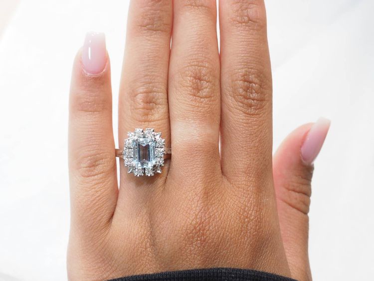 Ring in white gold, aquamarine and diamonds
