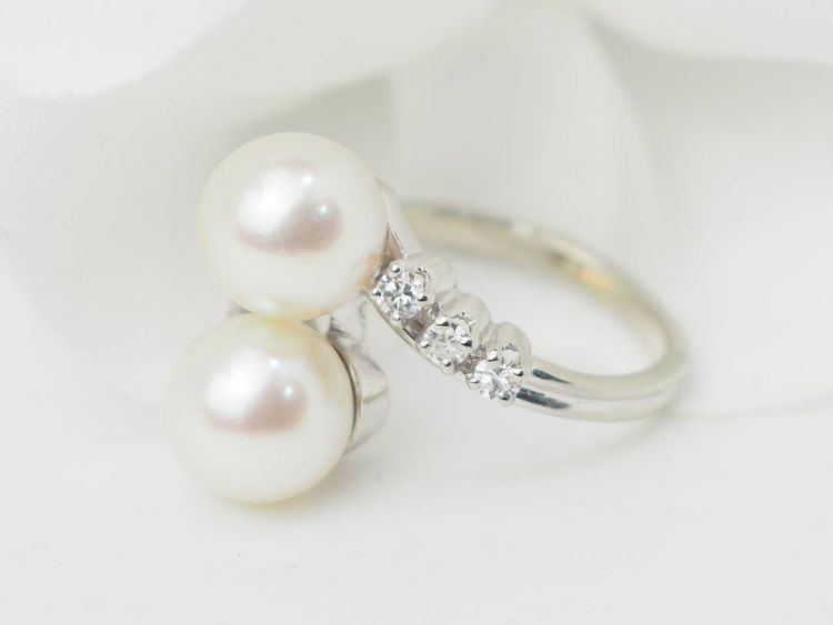 Ring Toi et Moi aus Weißgold, Zuchtperlen und Diamanten