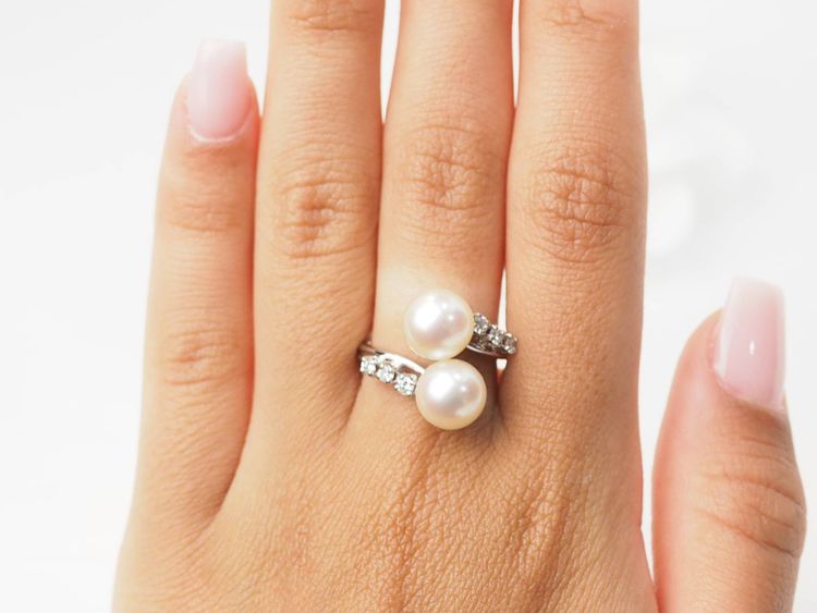 Ring Toi et Moi aus Weißgold, Zuchtperlen und Diamanten