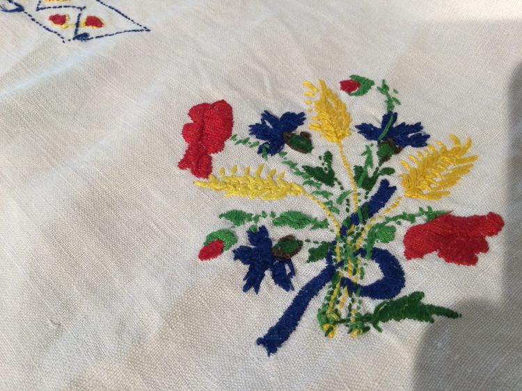 Nappe en lin brodée 