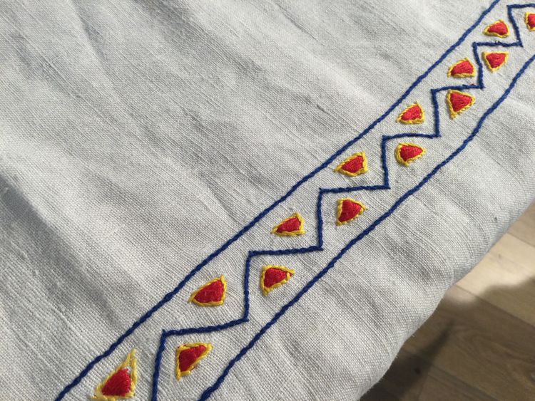 Nappe en lin brodée 
