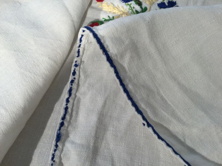 Nappe en lin brodée 