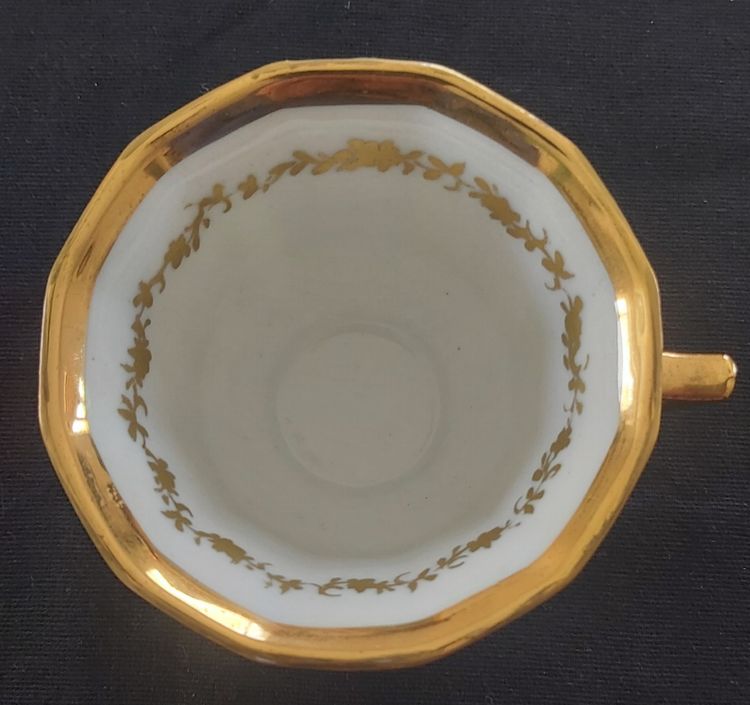 Tazza in porcellana dura del XVIII secolo della Manufacture du Duc d'Angoulême