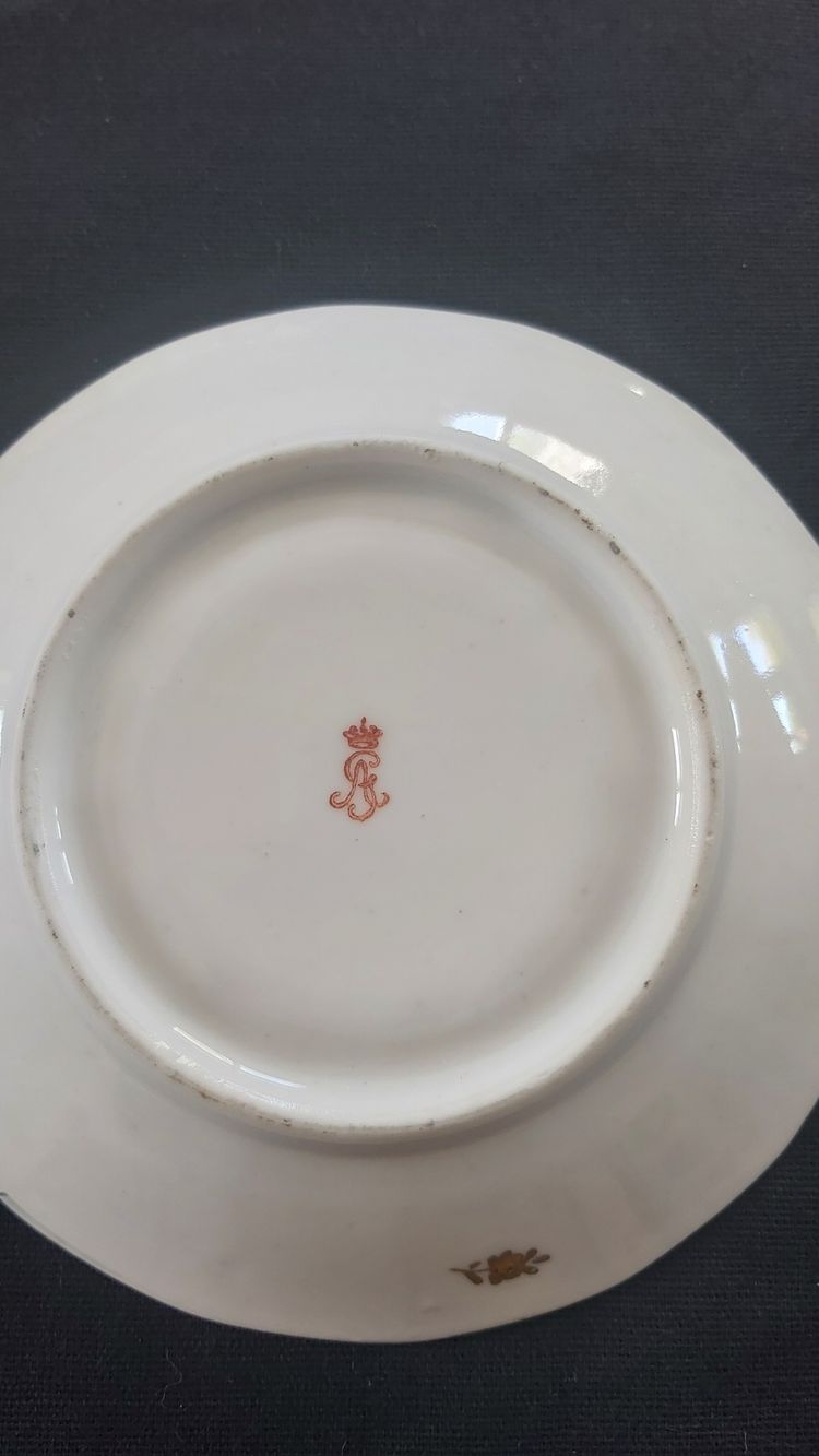 Tazza in porcellana dura del XVIII secolo della Manufacture du Duc d'Angoulême