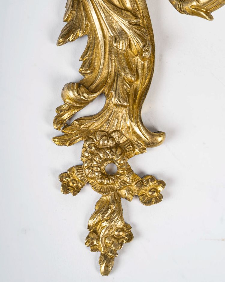 Paar Wandleuchten, genannt Aux Zéphyrs, aus ziselierter und vergoldeter Bronze XIX.