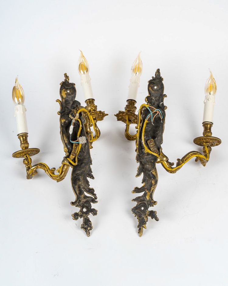 Paar Wandleuchten, genannt Aux Zéphyrs, aus ziselierter und vergoldeter Bronze XIX.
