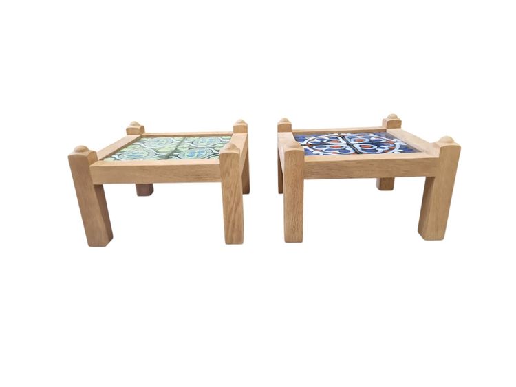 Coppia di tavoli d'appoggio in legno, Guillerme Et Chambron, ceramica DanikowskI