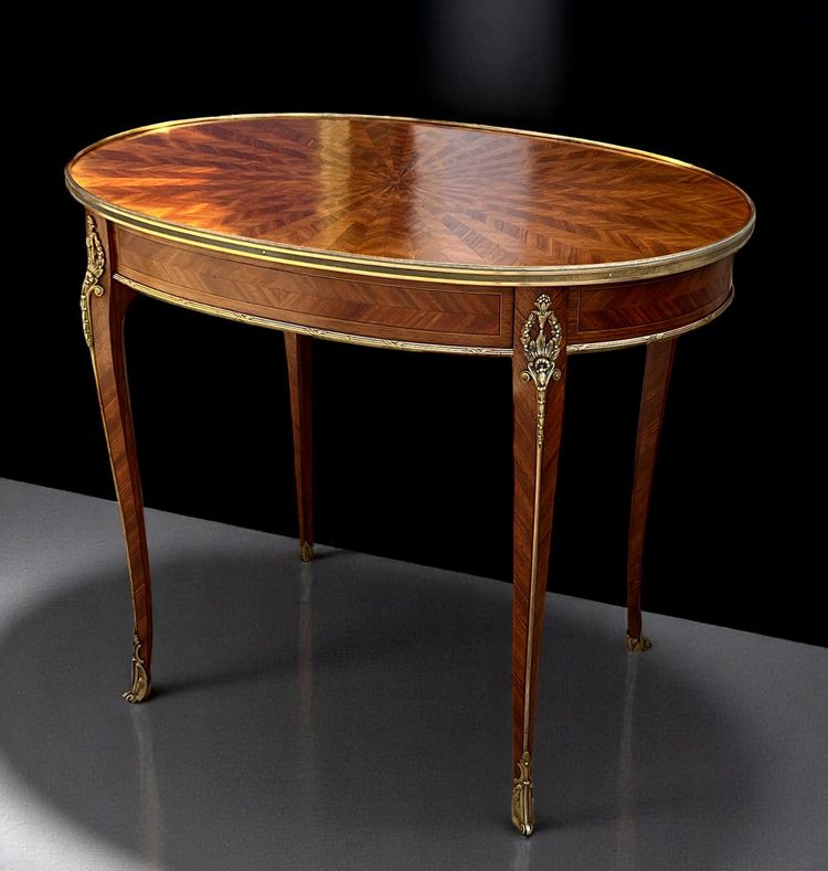 TABLE D'APPOINT DU XIXe DE STYLE LOUIS XV EN MARQUETERIE ORNÉ DE BRONZE DORÉ