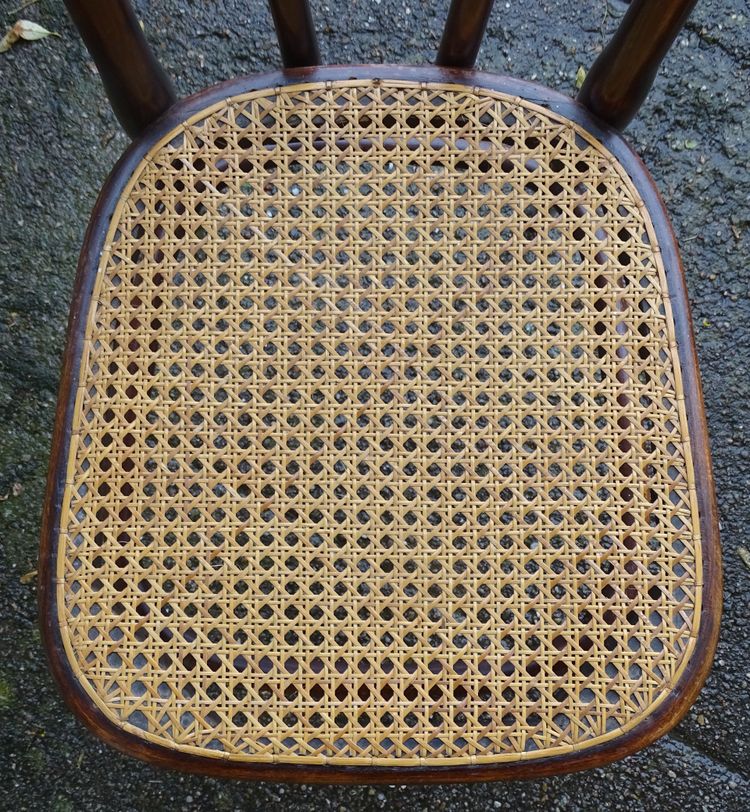 Set of 4 Bistrot 1/2 chairs from 1910 with cane seats Thonet / Horgen