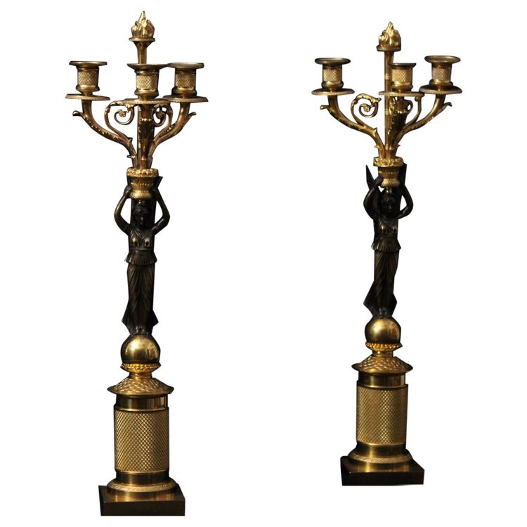Paire de candélabres en bronze patiné et doré, à trois lumières, Epoque Restauration, XIXe 