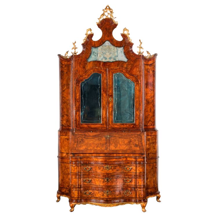 Ébénisterie vénitienne du XVIIIe siècle, Commode à abattants avec partie surélevée