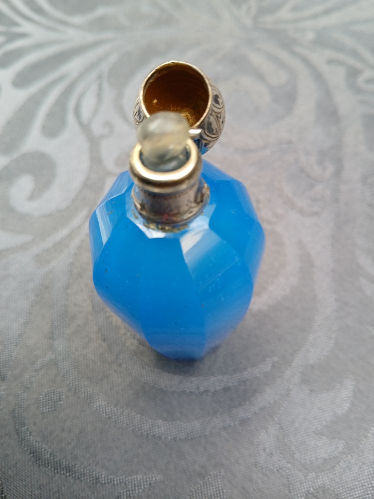 Salt or perfume bottle.