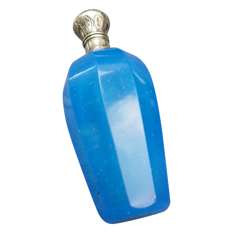 Salt or perfume bottle.