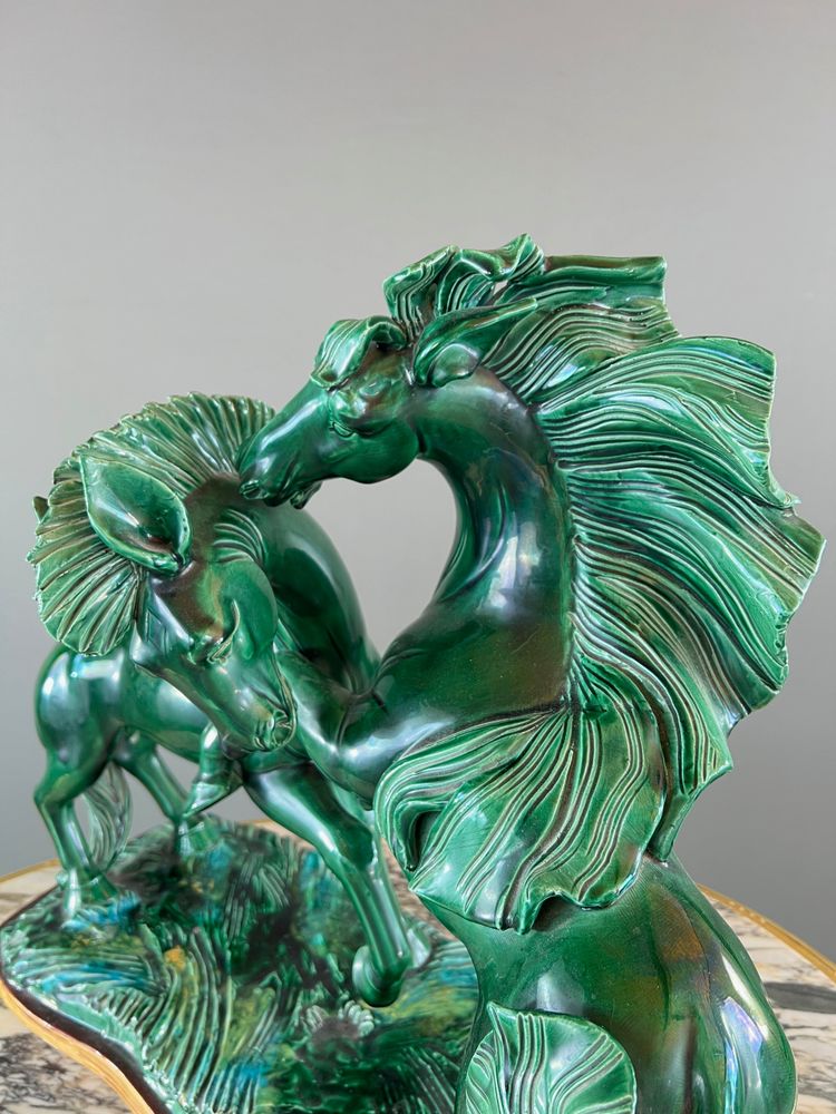 Scultura in ceramica smaltata, due cavalli, firmata R. Prunet, XX secolo