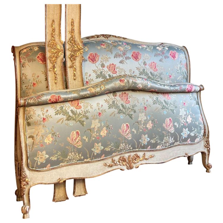 Lit double en soie Louis XV