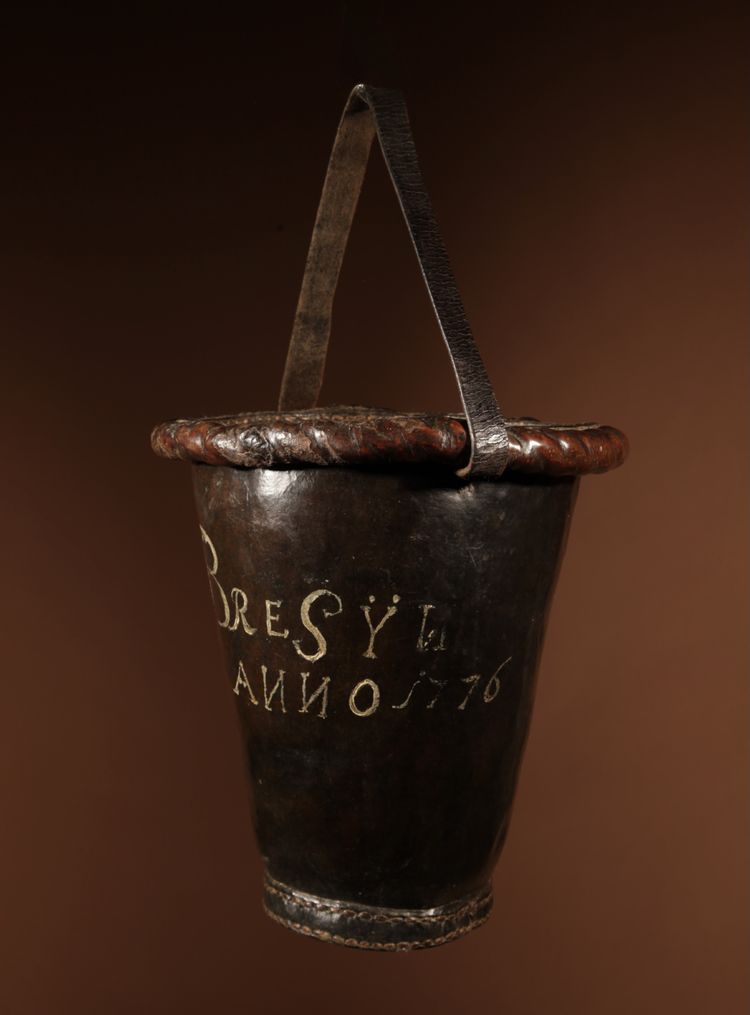  Dutch fire bucket in high-quality leather, dated 1776.