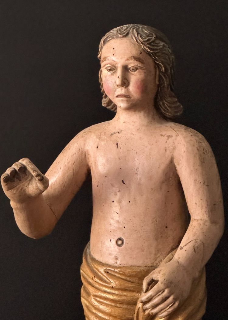 Person oder Engel aus geschnitztem Holz polychrom Frankreich 17. Jahrhundert H72