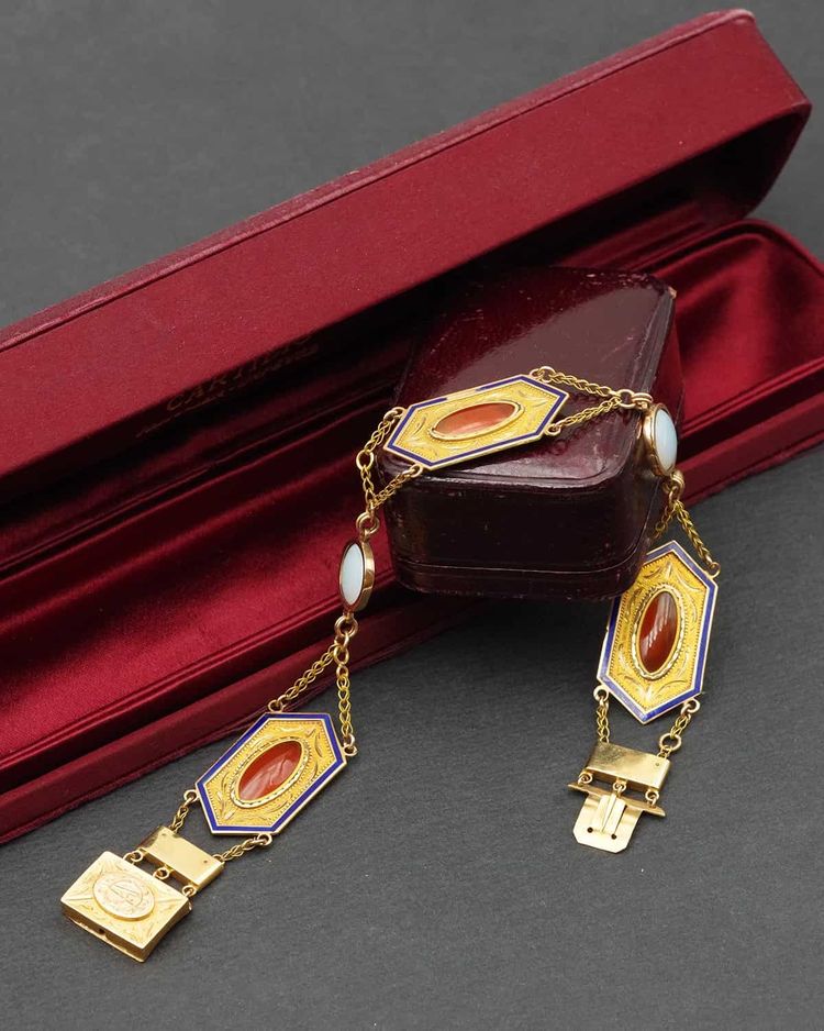 Bracelet cornaline Premier Empire en or 18k, Collier ancien vers 1810, or émail, Bijou Ancien