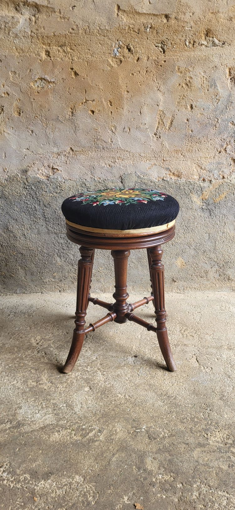 Sgabello da pianoforte Napoleone III, XIX secolo