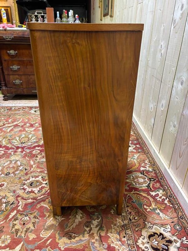 Small showcase art deco in walnut and plating