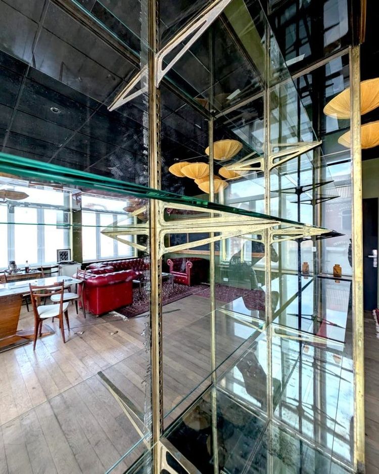 Large brass display case 200 x 250 x 50 cm