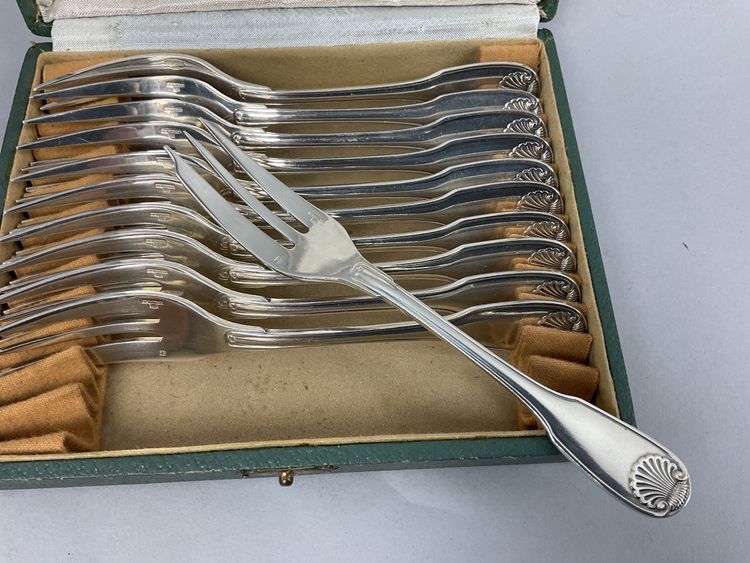 Twelve Vendome-style cake forks CHRISTOFLE