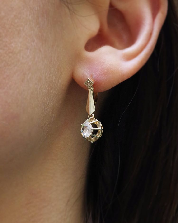 Dormeuses Art Deco diamants en or 18k et platine, taille rose hollandaise, 1,10ct, bijou ancien