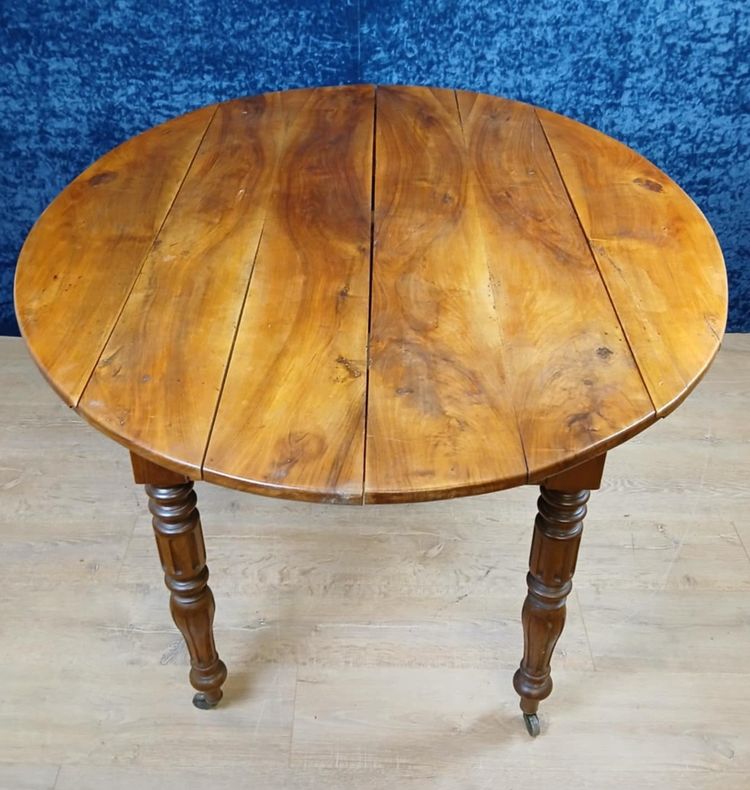 Louis Philippe period flap table in walnut circa 1830