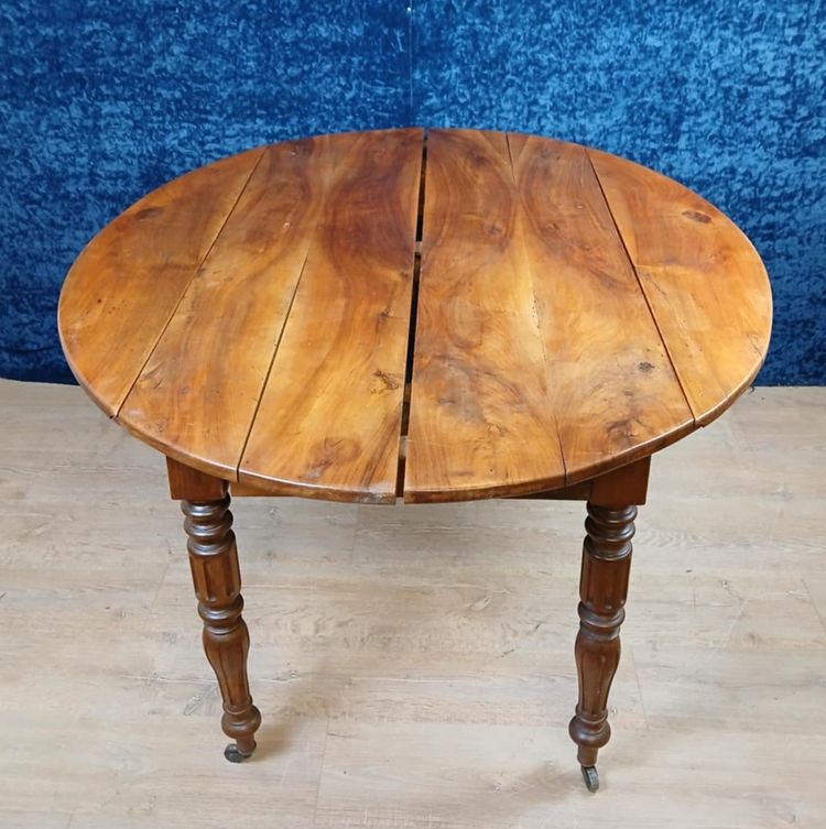 Louis Philippe period flap table in walnut circa 1830