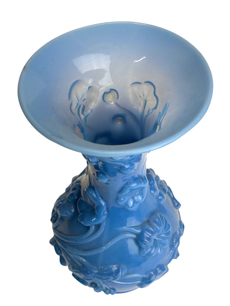 Opaline fantasia vase with Bindweed design