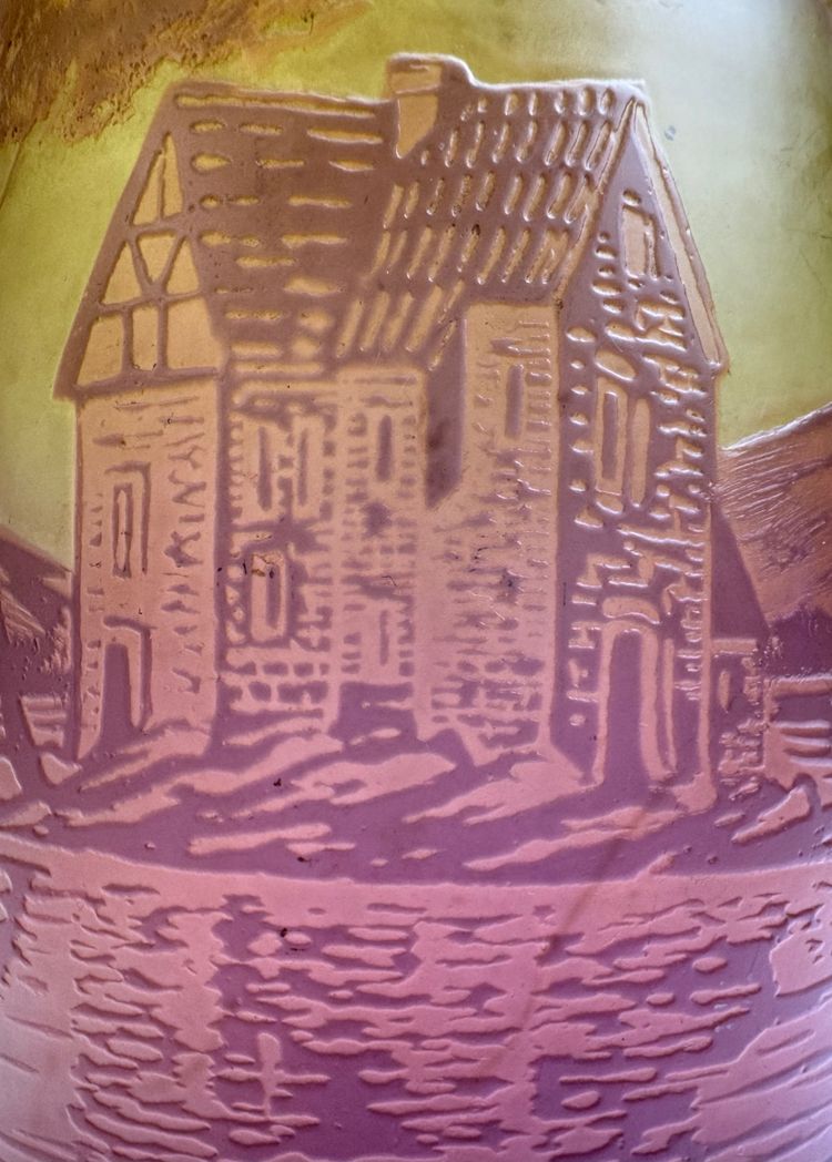 Degué vase with lake landscape design