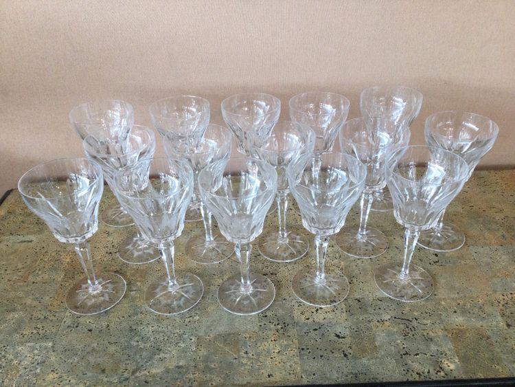A service of cut crystal glasses comprising 70 pieces.