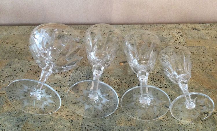 A service of cut crystal glasses comprising 70 pieces.