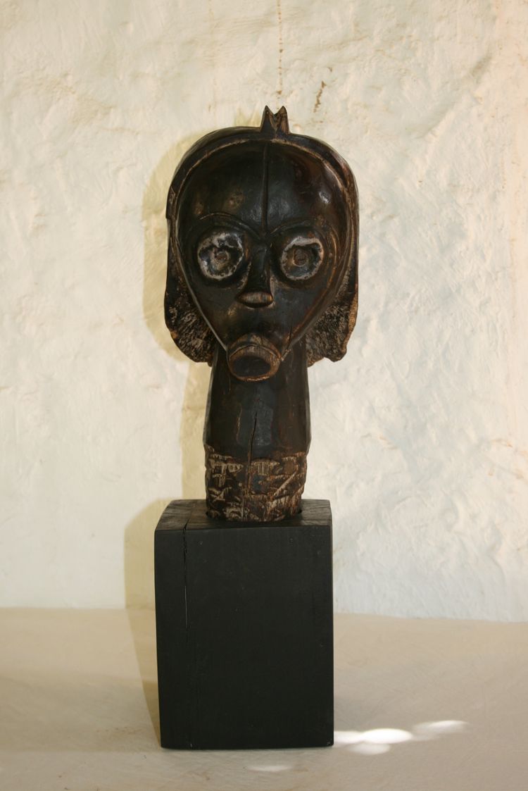 Byeri head from a Fang reliquary, Gabon.