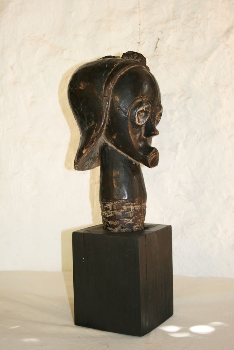 Byeri head from a Fang reliquary, Gabon.